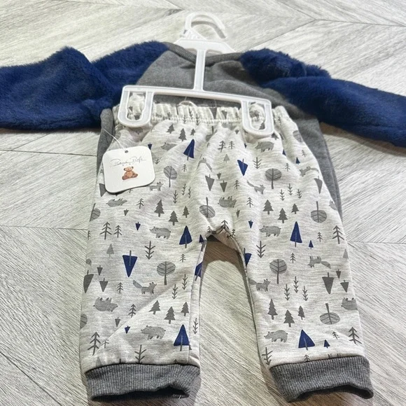 💥 5/$75 - Rene Rofe Gray and Navy Kids Matching Set - Picture 2 of 5